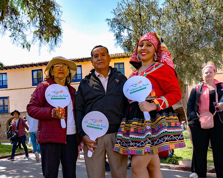 Turistas en la Fiesta del Sol